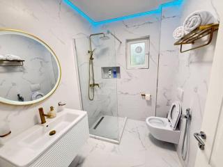 Royal Stay Apartment 1 min walk of city centre - Elbasan - 3