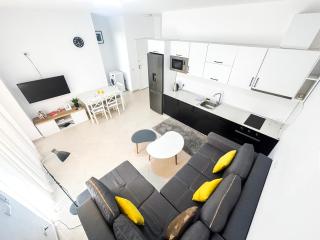 Harbor Light Suites - 6