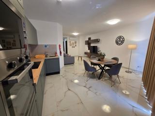 Serenity Suites No 2 - 7