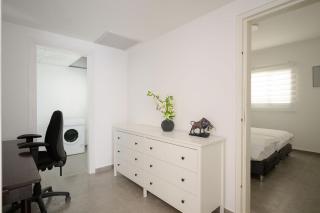 stunning 4-bedrooms on the 18th floor BY MadrigalRentals - 2