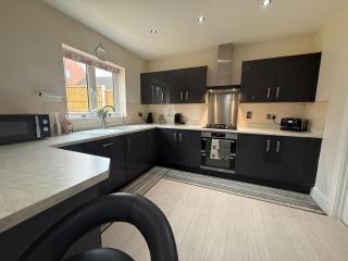 Boyton House Sleeps 14 Long Stays Parking Wi-Fi - Swindon - 7