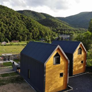 White Scandinavian Barn House - Artavaz - 2