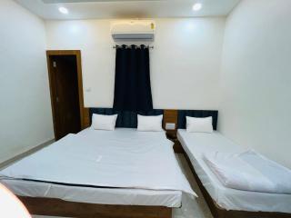 Hotel Vinayak - 8