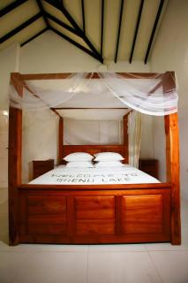 The Shenu Lake House - Private 4-Bedroom Pool Villa - Dandugama - 7