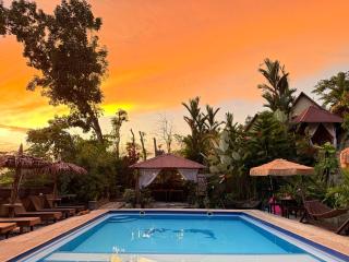 Victordelia Hilltop Hostel - San Vicente - 3