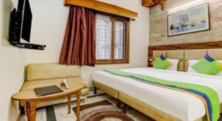 DAFFODILS INN Connaught place inner circle - 5