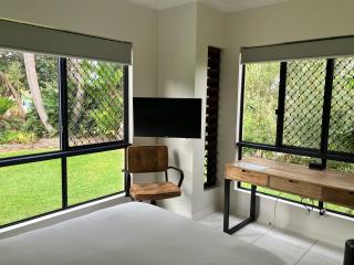 Relaxed Tropical Living - 5