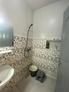 Modern 2BR Apt RDC Fast Wi-Fi - Cite Adrar - 4
