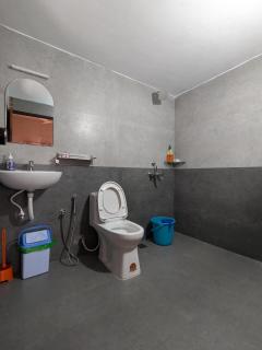 Spacious three two one BHK on 2nd floor - Trivandrum - 1