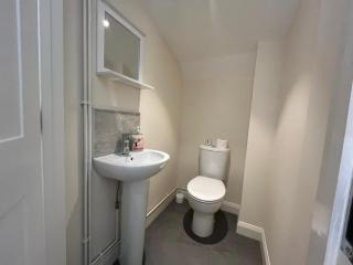 Chapel Corner Contractor Free Parking & Wifi - Swindon - 2