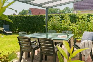 Rustiek en ruimtelijk vakantiehuis in Schoonloo - 9