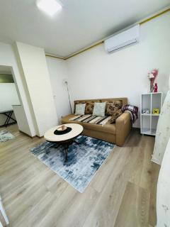 Studio 3 - 2