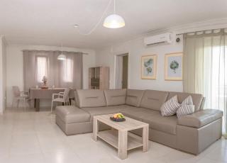 Peaceful Sea View Apartment - Bar - 1