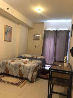 Furnished Studio Type Unit with spacious Balcony - Cebu - 9