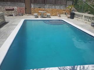 Bayview Luxury Retreat - 9