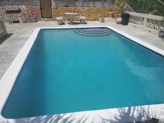 Bayview Luxury Retreat - 4