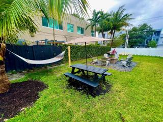 MiamiVice Las Olas Near Beach and Park w Fire Pit - 8
