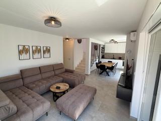 Modern Vacation House in Medulin Croatia - 0