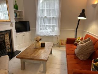 Spacious Town house 2 bed 2 mins 2 beach - 9