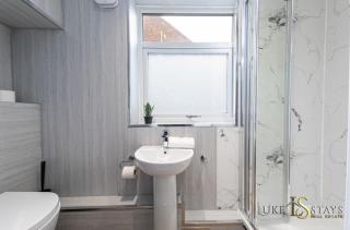 Luke Stays - Lonnen Drive - 2