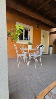 PROVENCE, MAISON SPACIEUSE et CONFORTABLE CLOSE TO SPIROU , WAVE ISLAND - 0