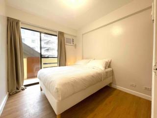2BR @ The Redwoods near SM Fairview w Free Parking - 1