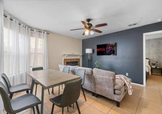 Up to 16 People - Lux Retreat - Austin - 0