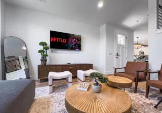 Up to 16 People - Lux Retreat - Austin - 7