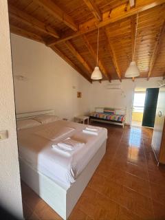 Vila Xhovani - Ksamil - 2