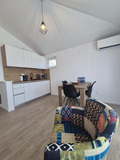 Seaview Art Studio with balcony - 2