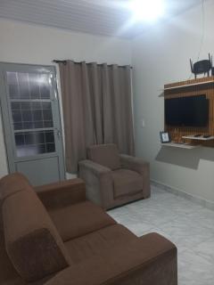 Casa aconchegante com quintal grande para vários carros - 1