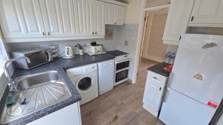 Herne Bay - House - Sleeps 7 - Parking - 9