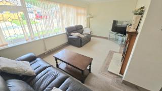 Herne Bay - House - Sleeps 7 - Parking - 8