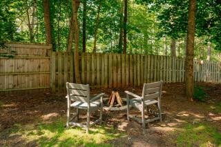 Arbutus Lake-King Suite-Pontoon Rentals - Traverse City - 4