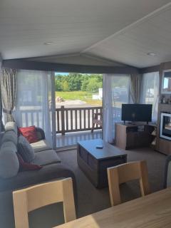 Leafy Lytham Holiday Home - 8