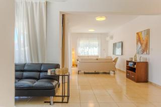 Villa Ronika - Holidays in Coral Bay - 6