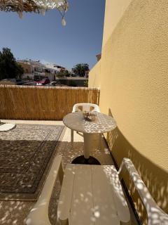 Double room private terrace and private bathroom in shared home - 4