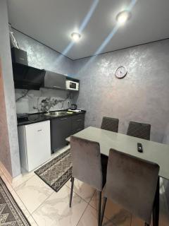 На березі річки - 1