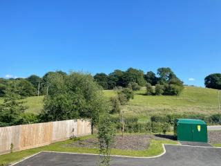 Brand-New, 2 Private Bedrooms Available, Stunning Views, Stoke Hospital, Alton Towers, Keele University, Trentham Gardens, Free Parking & Wi-Fi - Silverdale - 8