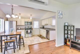 2 Mi to Warren Dunes Sawyer Apartment with Deck! - 3