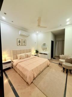 S&A The Luxe Retreat 2BHK House I-8 - 6