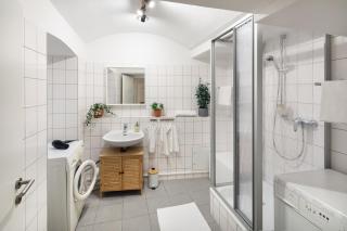 3 Schlafzimmer - Grüne Oase im Hinterhaus - 1-9 Personen - SmartTV - WLAN - Waschmaschine - Trockner - 7