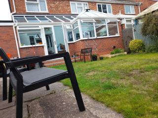 Cosy and Private with 55"TV and Dedicated Toilet Shower Space - 7
