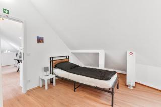 ZF03 Apartment für Monteure Stuttgart Zuffenhausen - weitere Schlafzimmer für zusätzliche 15 Personen im Haus vorhanden und an weiteren Standorten LS-CrewComfort - 0