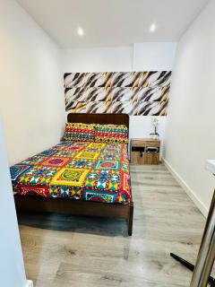 Enjoy the comfort at self-contained studio with free Parking - near Luton airport - 7