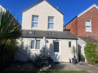 Madison House - 2 Bedrooms Family Home & Big Garden - 6