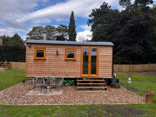 Hut in the hall - Bedale - 0