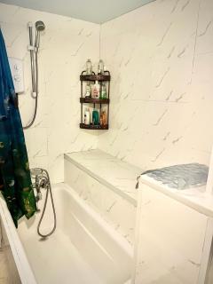 Studio Apartment - Entire Lower Ground Floor - Only 7 Mins Walk Kings Cross St Pancras Station - London - 5