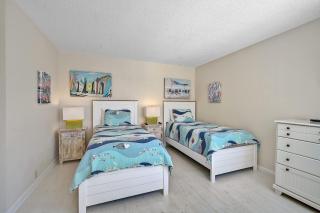 51 Beach Rd - 2