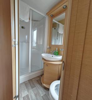 Marine holiday park - L&G caravan hire - Rhyl - 9